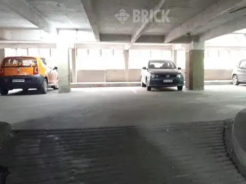 COCHERA FIJA CUBIERTA 16 M2 EN AGUERO AL 2000 - RECOLETA