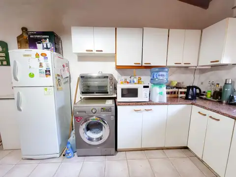 VENTA - CASA 4 AMBIENTES CON JARDÍN Y COCHERA EN PACHECO