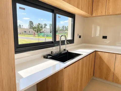 Casa en Venta en Pilar Del Este, USD 250.000