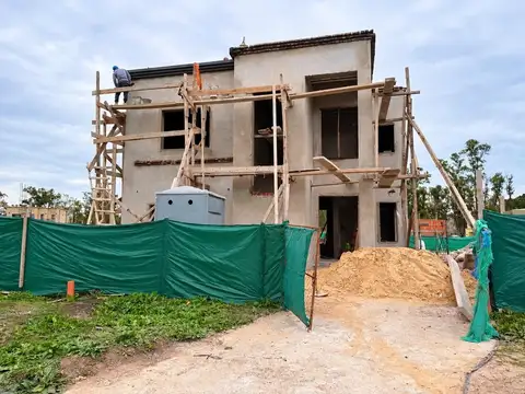 Casa  en Venta en Santa Sofía, Pilar del Este, Pilar