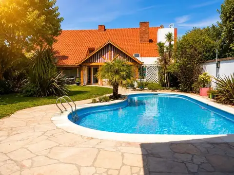 Casa en Venta con 5 cocheras