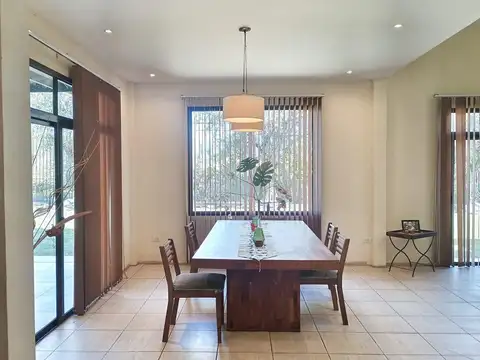 Casa en Venta al Este