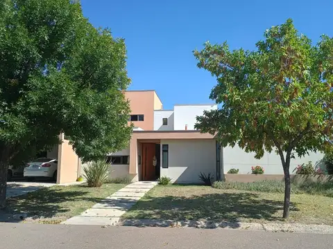 Casa en Venta en Lujan de Cuyo, USD 170.000