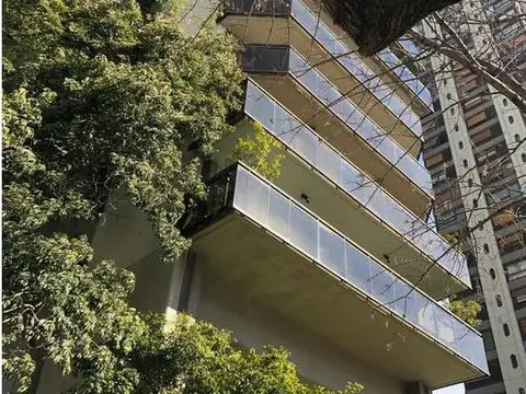 Av. Del Libertador al 300