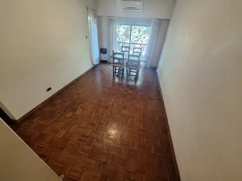 Dos ambientes en alquiler al frente c/balcón 1 c/Maipú