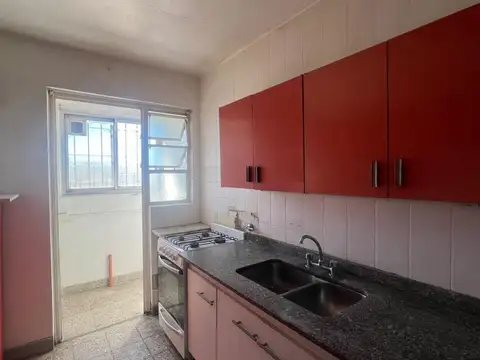 Departamento en Alquiler en Parque Chacabuco, $ 950.000