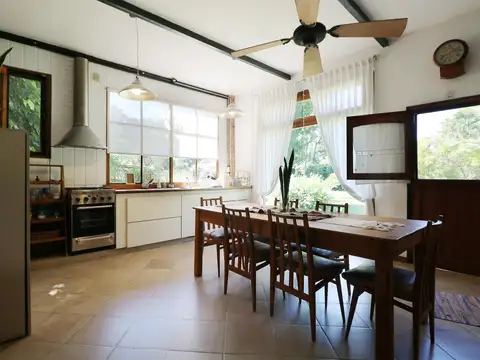 Casa 4 ambientes con 4 baños