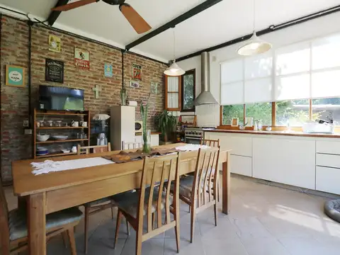 Casa en Venta con 4 cocheras