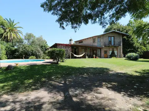 VENTA CASA  4 AMBIENTES - RANELAGH - PILETA - QUINCHO - PARQUE - OFICINAS - PERMUTA - APTO CREDITO