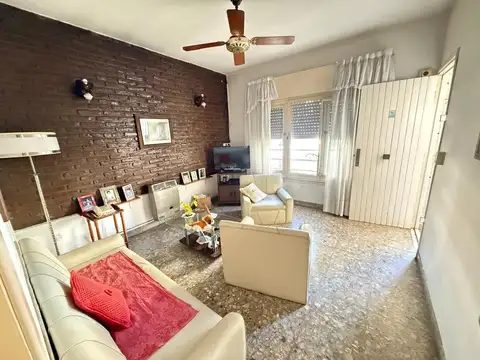 Casa 3 ambientes con 2 baños