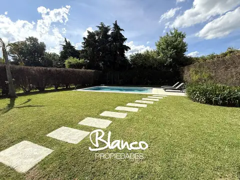 Casa 5 ambientes con 4 baños