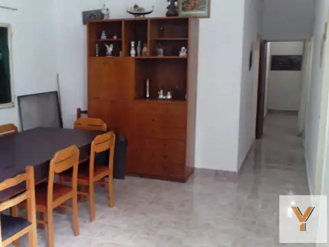 Casa 5 ambientes con 1 baño