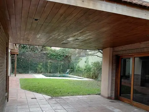 Casa en Alquiler en La Lucila, USD 3.200