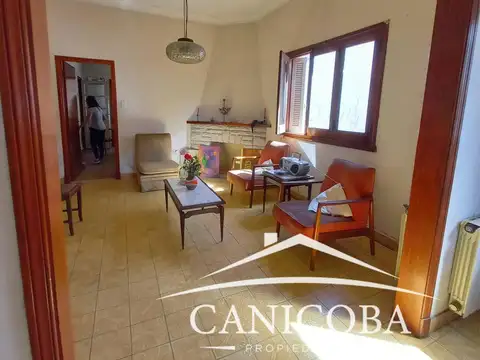 Casa 5 ambientes con 1 baño
