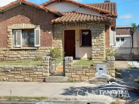 Casa en San Cayetano - Av Luro al 7000