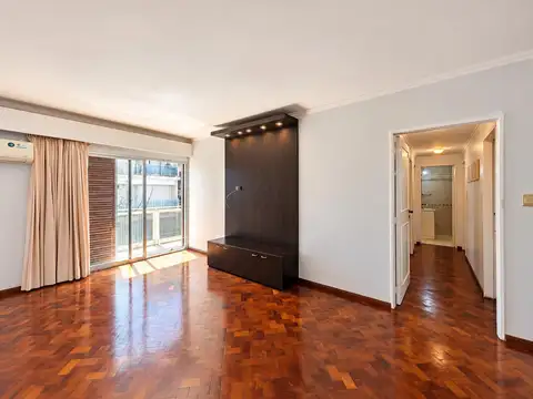 Venta - Departamento de 2 dormitorios   comodin con balcón en Barrio Martin, Rosario. Apto crédito.