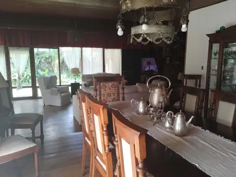 Casa 6 ambientes con 3 baños