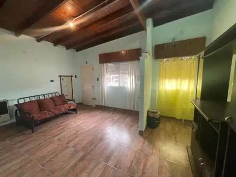 Casa 2 ambientes con 1 baño