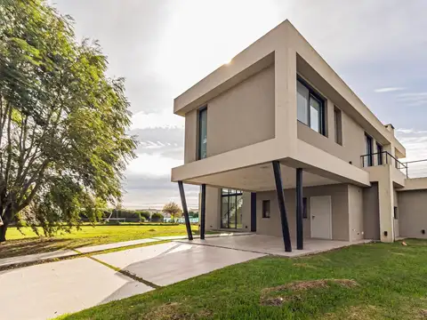 Casa en Venta 1 año