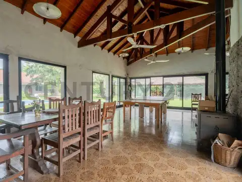 Emilio Mitre 1900, Piso 0