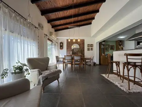 Casa en Venta en Granadero Baigorria, USD 209.000