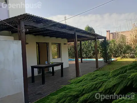 Casa 3 ambientes con 2 baños