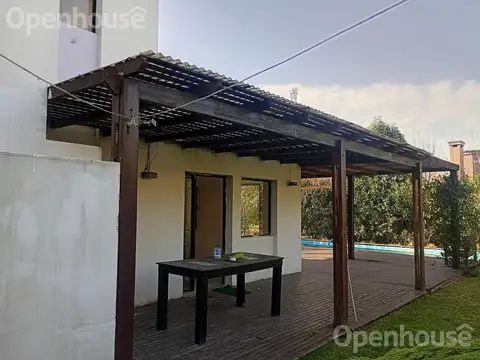 Casa en Venta con 2 cocheras