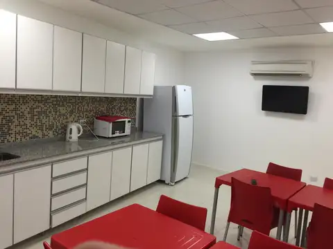 Oficina en Alquiler con 50 cocheras