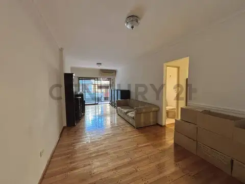 DEPARTAMENTO SEMIPISO 4 AMBIENTES + DEPENDENCIA + COCHERA en BELGRANO – CONESA al 2600