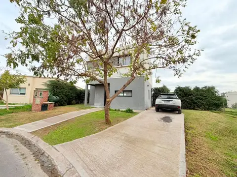CASA EN VENTA 4 AMB - Pilar del Este - San Ramiro