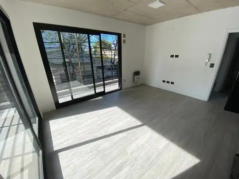 Lincoln 4000, Piso 2