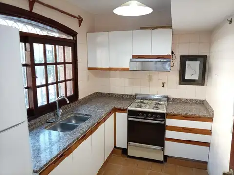 Dpto Duplex  Amoblado Básico - Zona Monumento