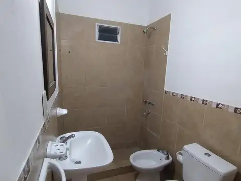 Depto Tipo Casa en Alquiler en Ituzaingó Norte, $ 600.000