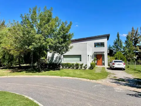 Casa en Venta en Los Olivares, USD 230.000