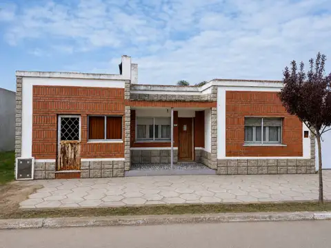 Casa en Pedro Luro 573