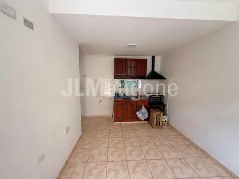 Av. Pte Peron 2000, Piso 1