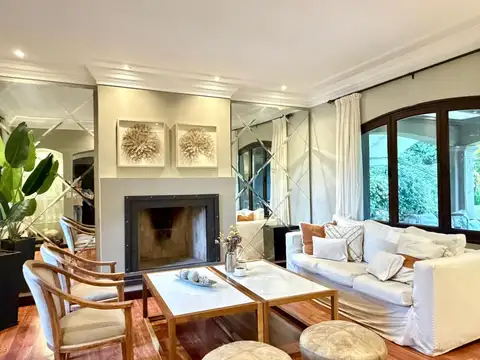 Casa 6 ambientes con 5 baños
