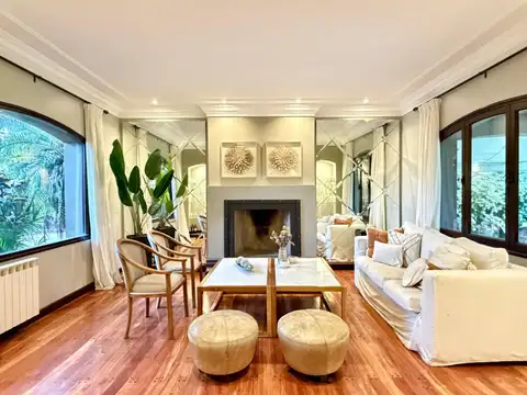 Casa 6 ambientes con 5 baños
