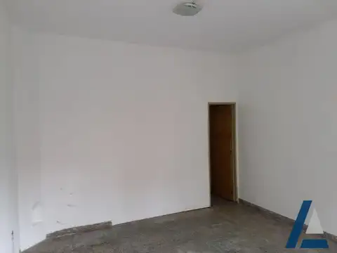 Local en Alquiler Via Púb.