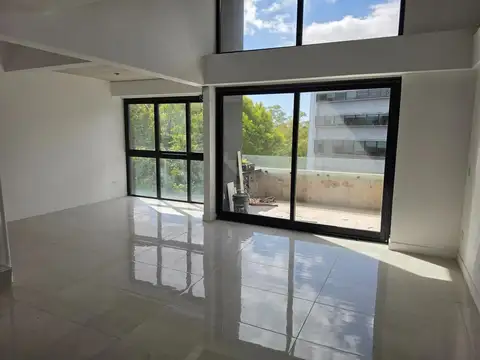 5 amb.   duplex.  y tza propia c/jacuzzi propio .