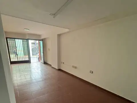 LOCAL COMERCIAL EN ALQUILER - PIEDRAS 731 - Bº SUR
