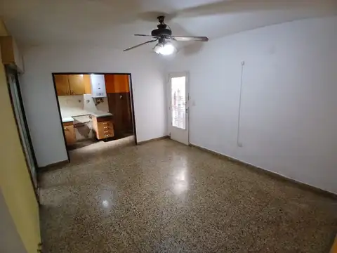 Depto Tipo Casa en Alquiler en Ramos Mejia, $ 450.000