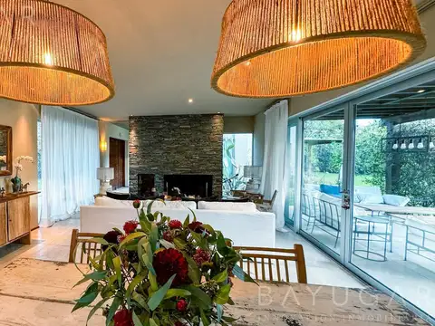 Venta de increíble Casa en Chacras de Murray / Pilar - APTO CRÉDITO