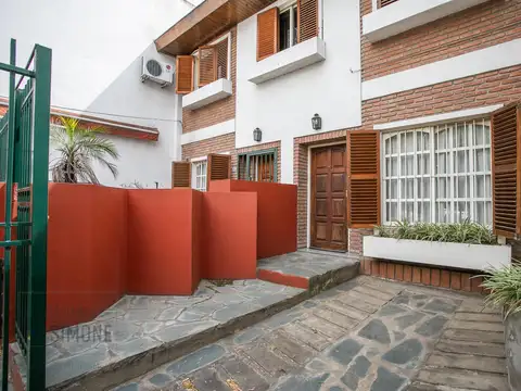 Venta Casa tipo duplex de 5 ambientes en Caballito