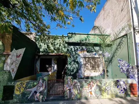 Casa en venta - 2 Dormitorios 1 Baño - 150Mts2 - Barracas