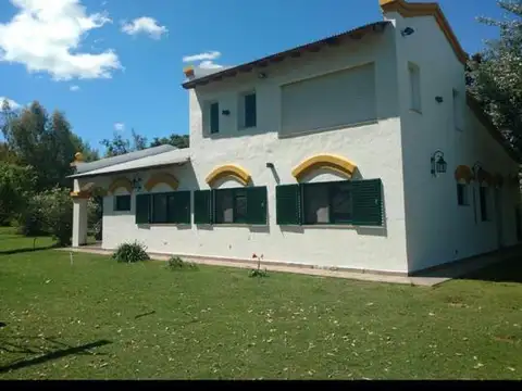 Venta Casco de Estancia Colonial. 10 has. Luján.