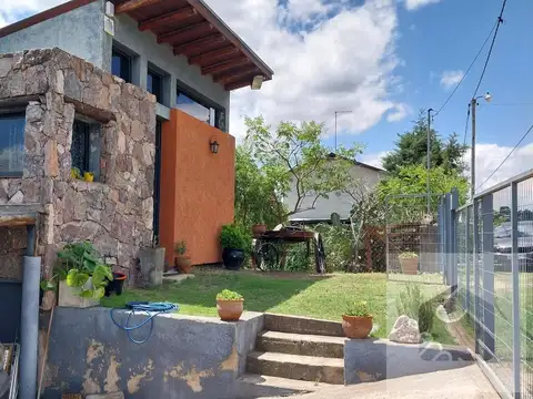 Casa en venta con vista en Estancia Vieja, terraza amplia.