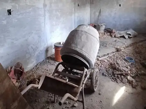 Casa 6 ambientes con 2 baños
