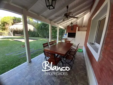 Casa 5 ambientes con 2 baños