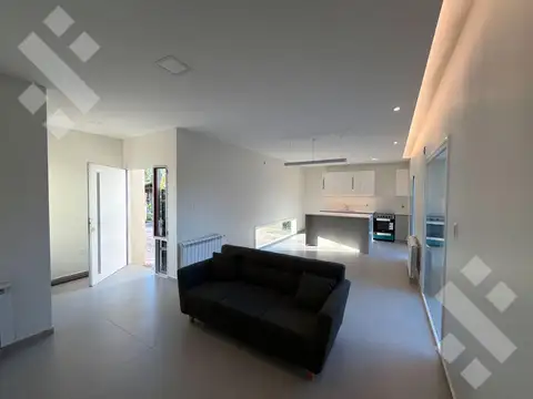 Depto Tipo Casa 4 ambientes con 1 baño